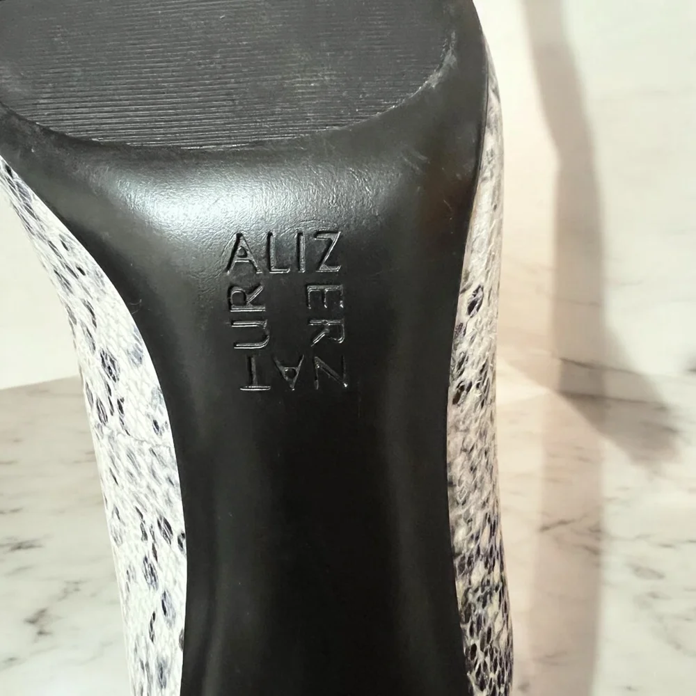 Naturalizer 9.5M Snakeskin Leather Pumps Heels Black White Pointed Toe Dress